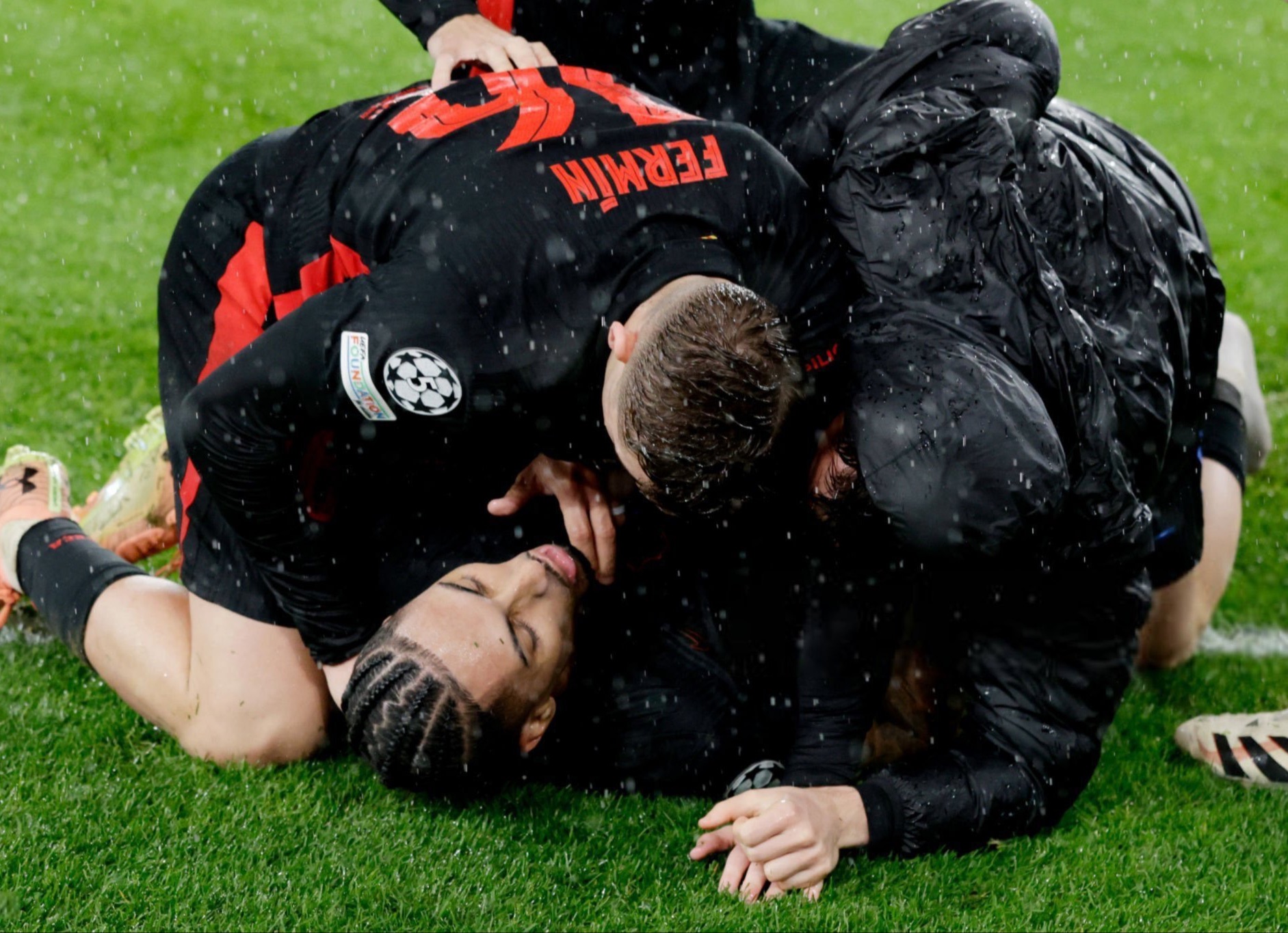 九游娱乐-最后时刻胜出引爆全场！，穆古鲁扎意外战胜皇家马德里热度持续攀升(阿扎尔穆里尼奥)